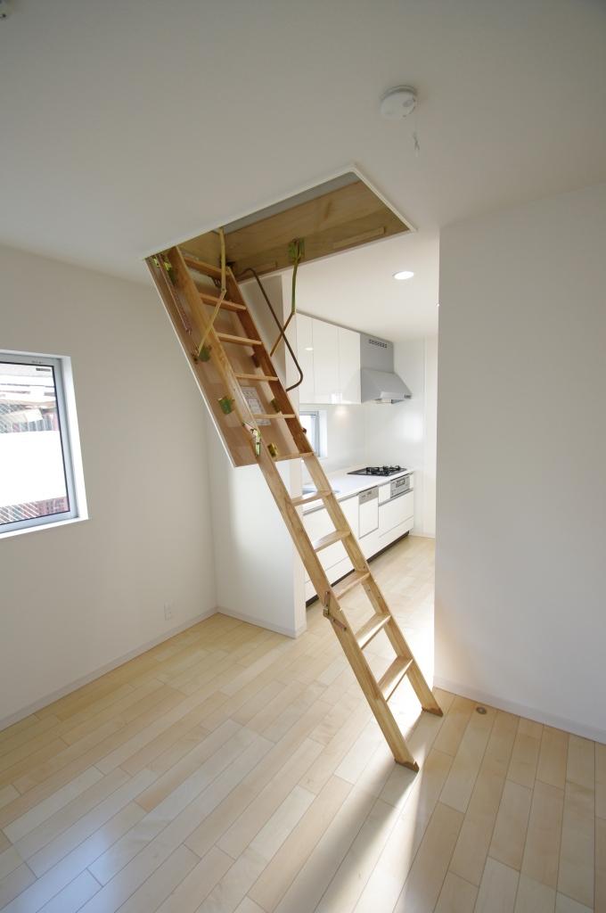 Other Equipment. Local (12 May 2013) Shooting