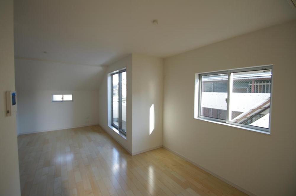 Living. Local (12 May 2013) Shooting