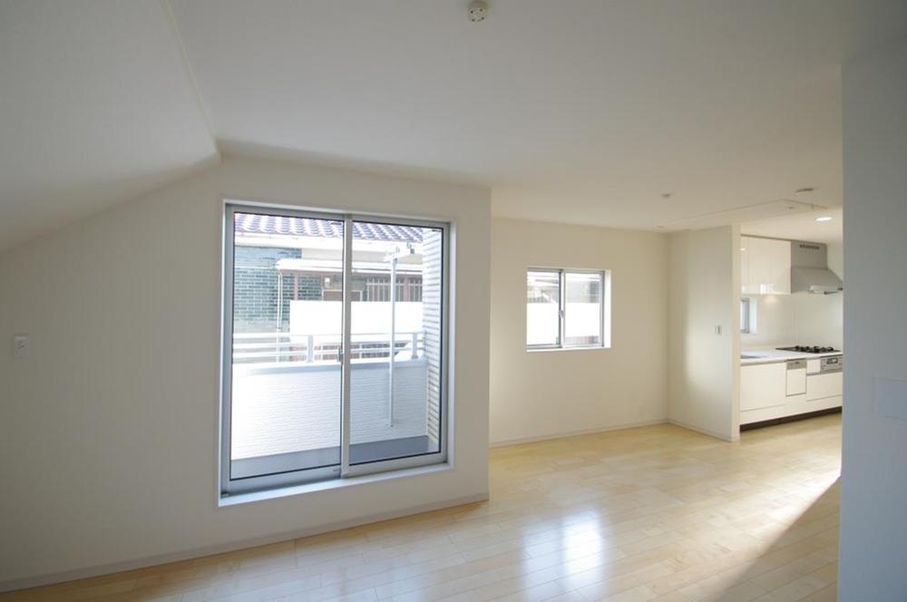 Living. Local (12 May 2013) Shooting