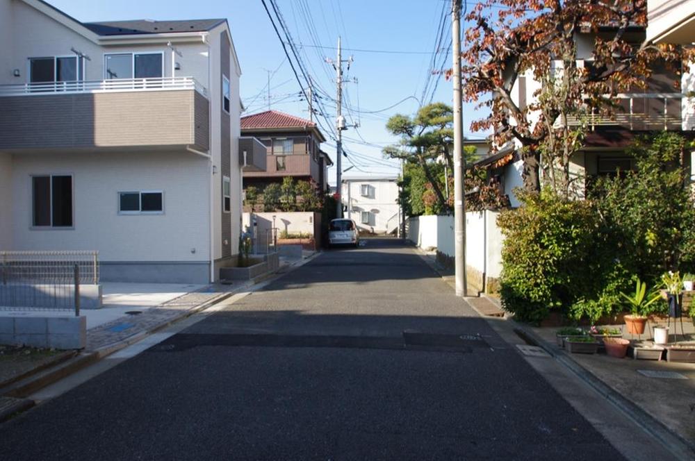 Local photos, including front road. Local (12 May 2013) Shooting