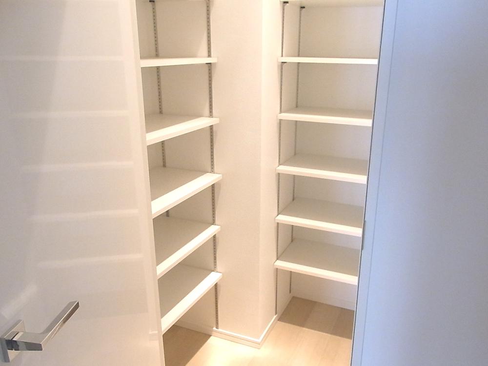 Receipt. Shoes in cloak