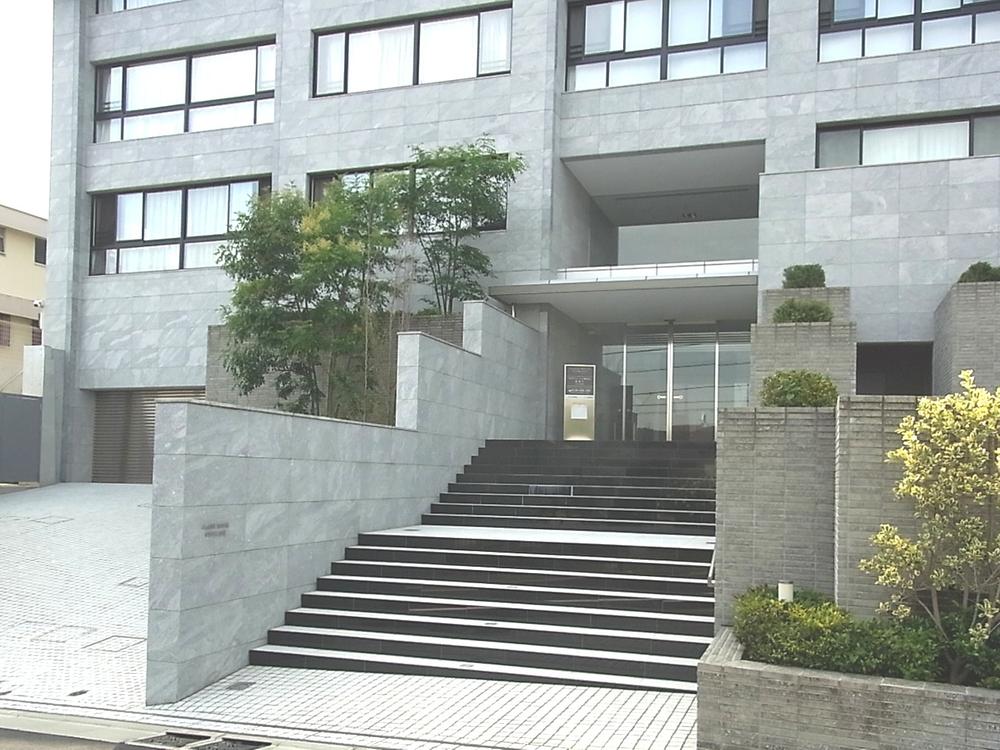 Entrance. Entrance (1)