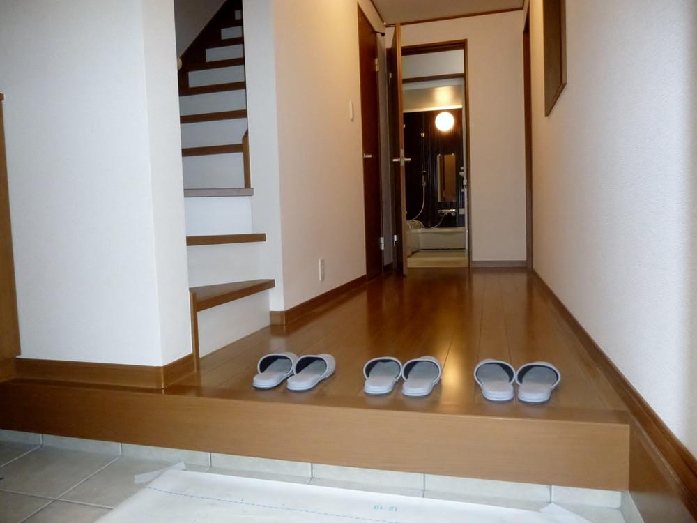 Entrance. Local (10 May 2013) Shooting