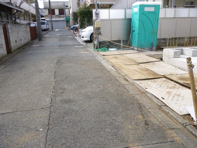 Local photos, including front road. Local (12 May 2013) Shooting