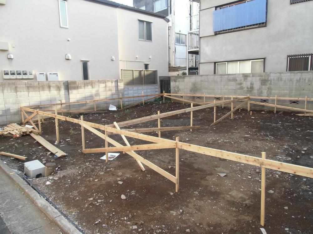 Local photos, including front road. Local (10 May 2013) Shooting