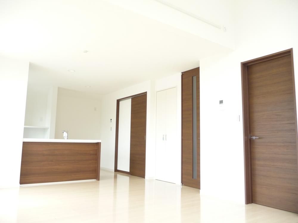 Same specifications photos (living). Same specifications