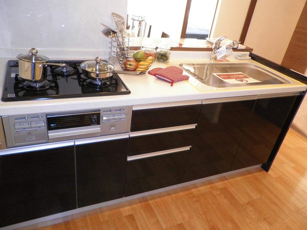 Kitchen. (November 2013) Shooting