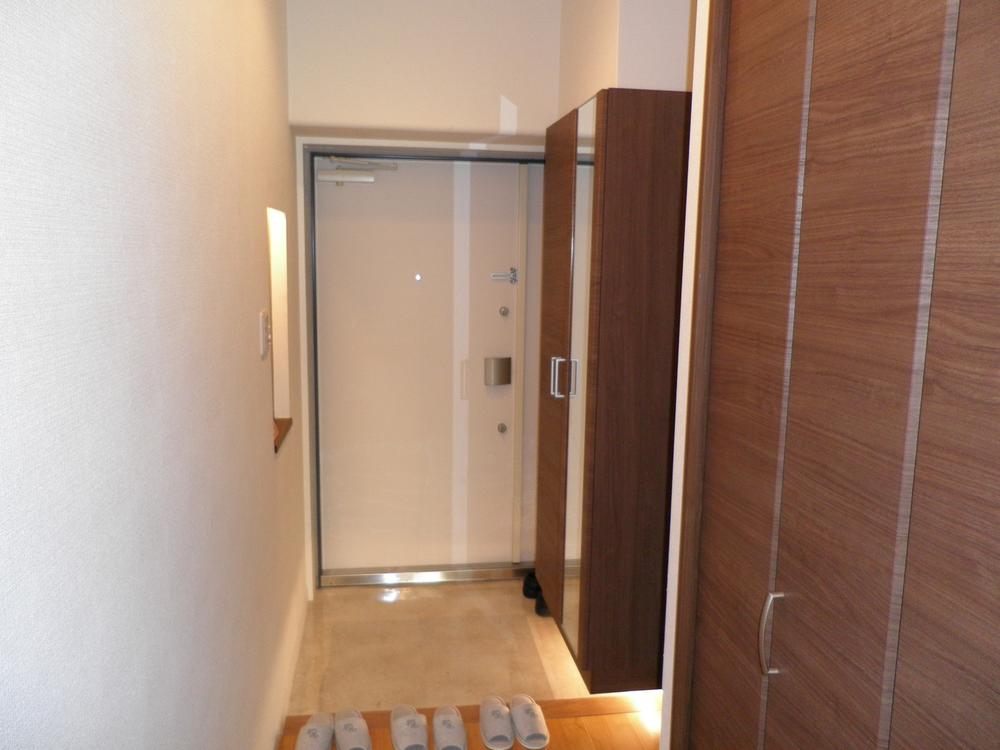 Entrance. (November 2013) Shooting