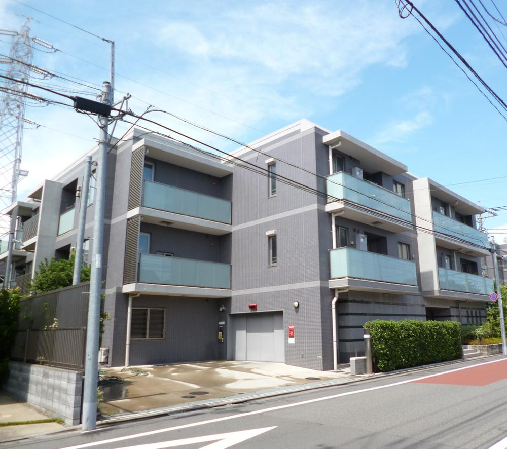 Local appearance photo. Local (08 May 2013) Shooting