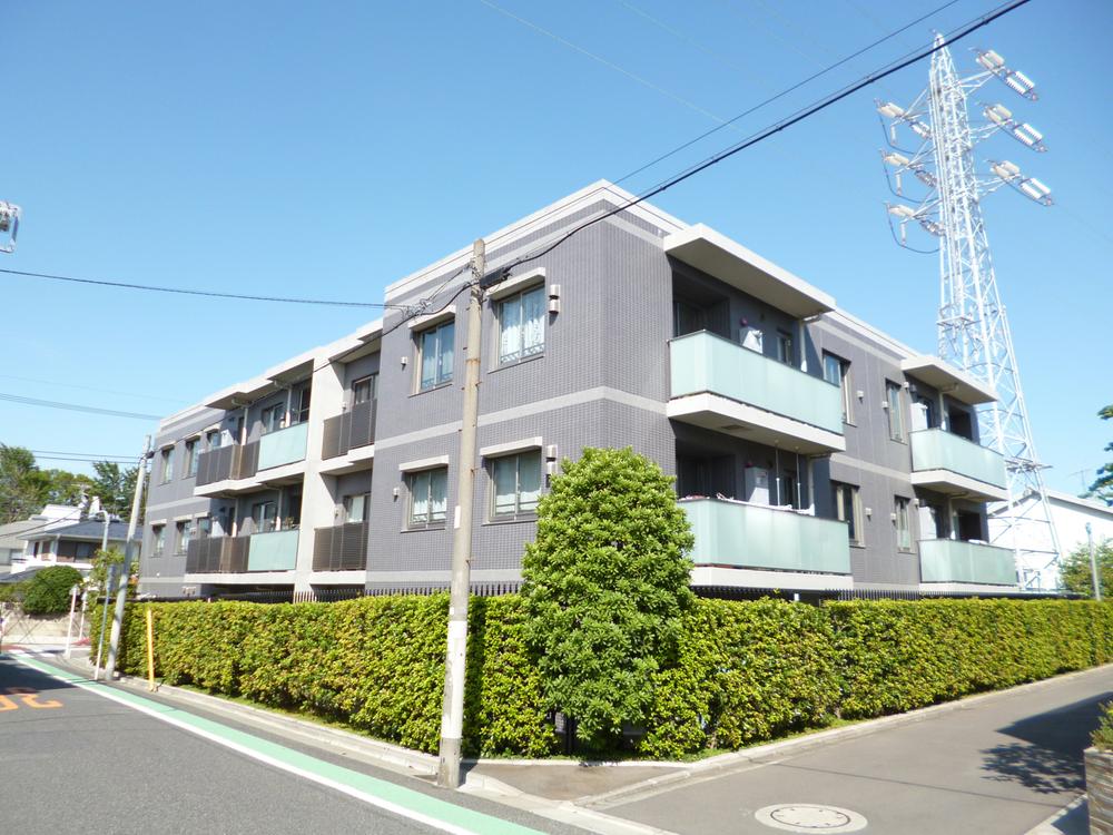 Local appearance photo. Local (08 May 2013) It is located in a quiet residential area of ​​the shooting the first kind low-rise exclusive residential area.