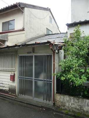 Local land photo. "Local" 2013 May 13 shooting