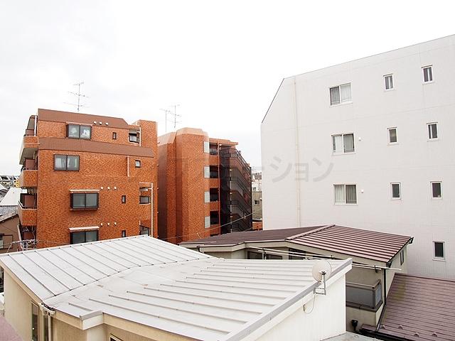 View photos from the dwelling unit. View from the site (November 2013) Shooting