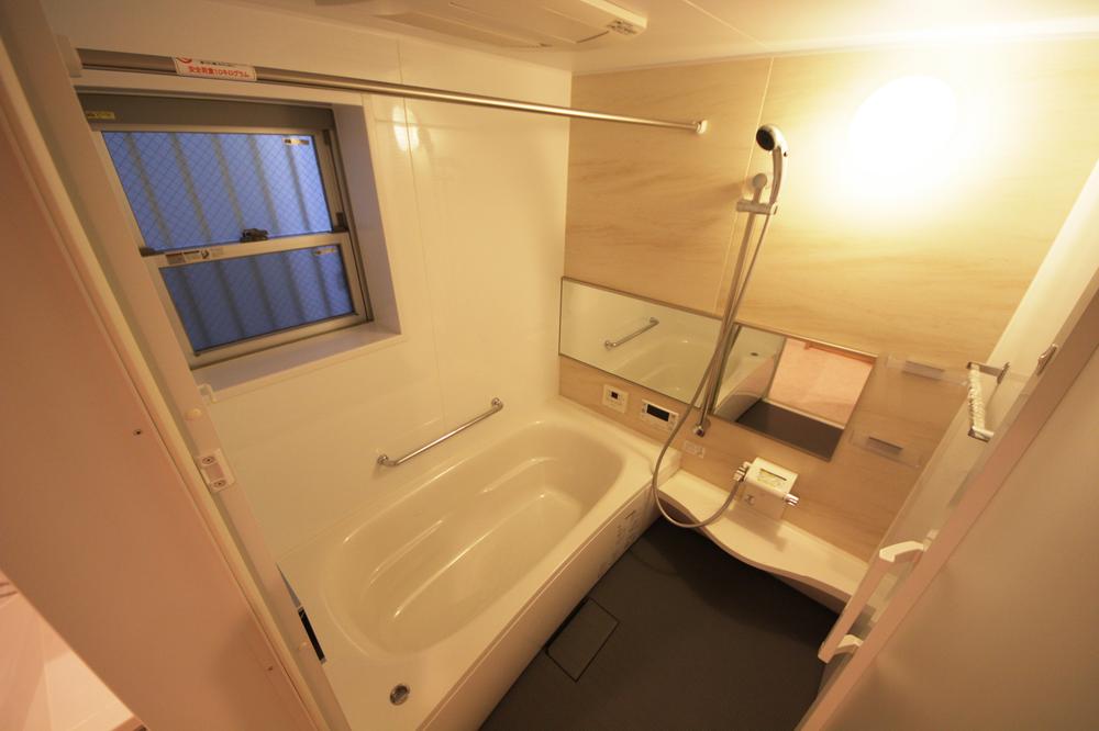 Bathroom. Bathroom TV ・ With mist sauna