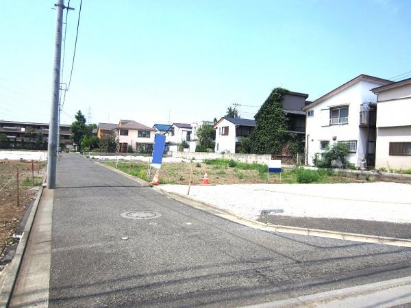 Local photos, including front road. Local, including front road