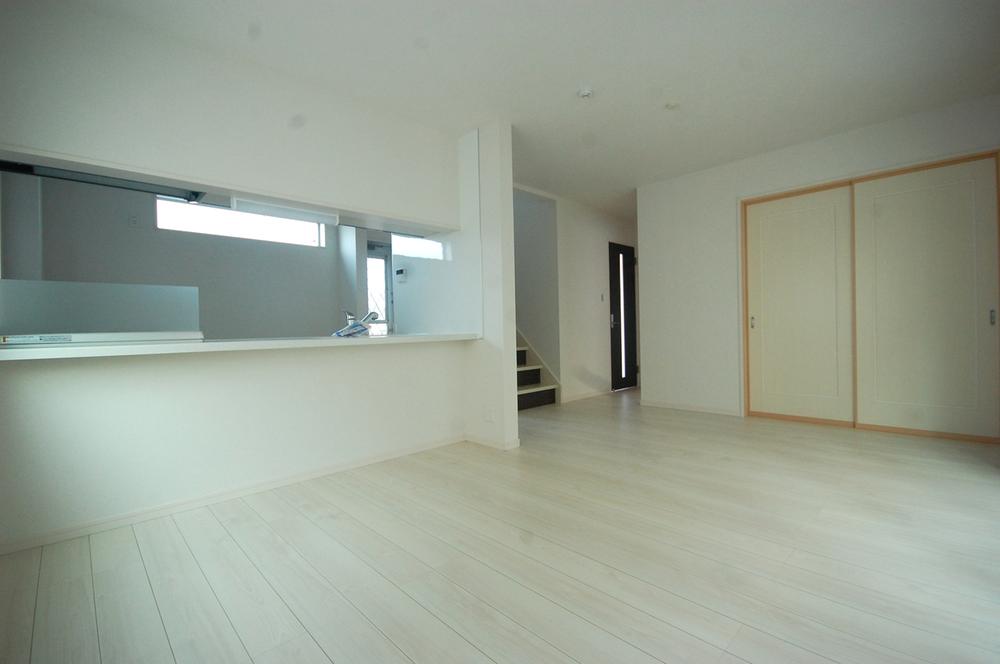 Same specifications photos (living)