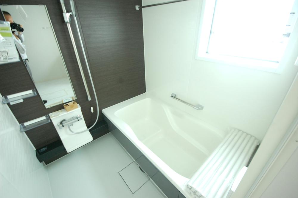 Same specifications photo (bathroom)