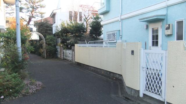 Local photos, including front road. Local (12 May 2013) Shooting