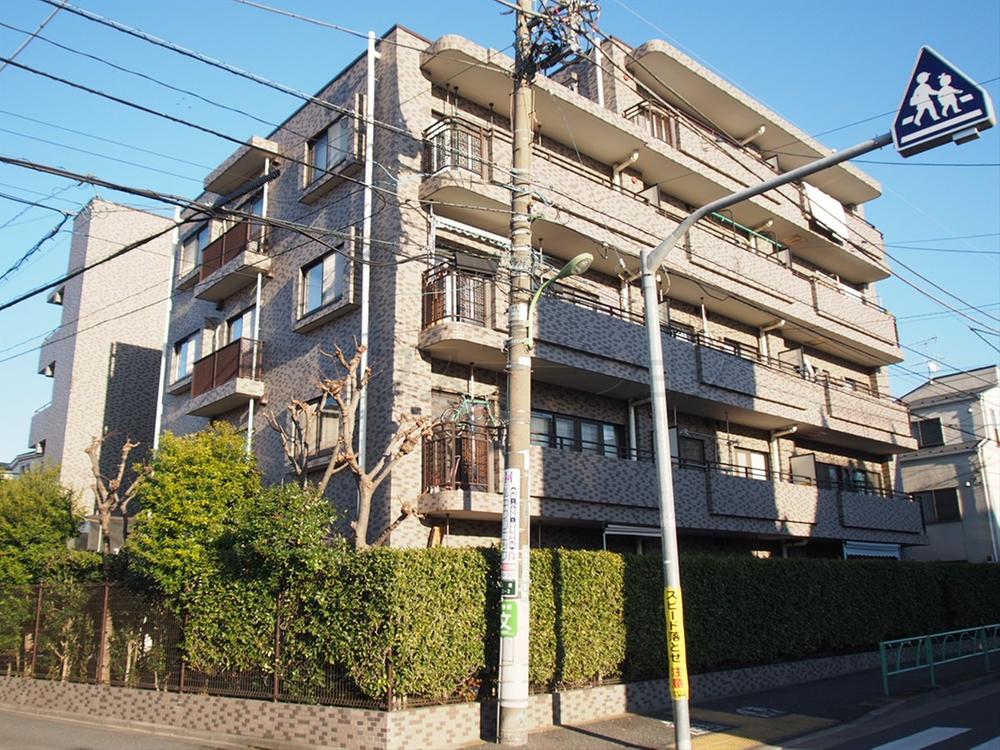 Local appearance photo. Local (12 May 2013) Shooting