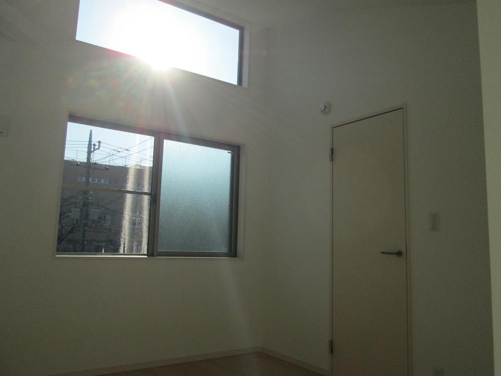 Non-living room. Indoor (12 May 2013) Shooting