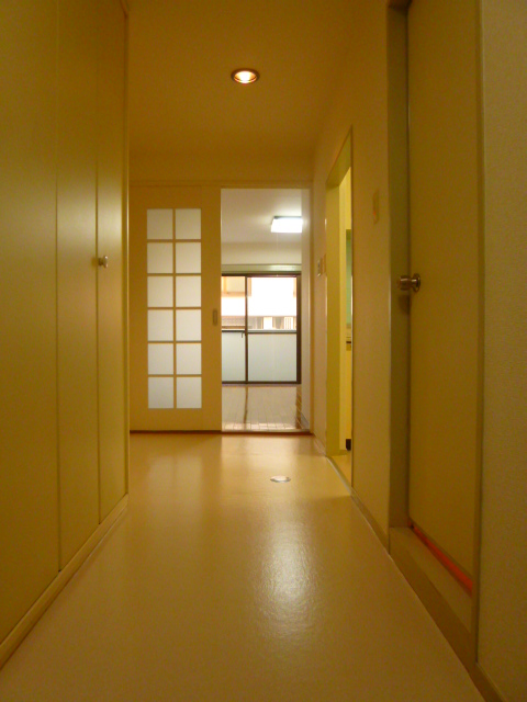 Other room space. The front door of the space is also wide ☆