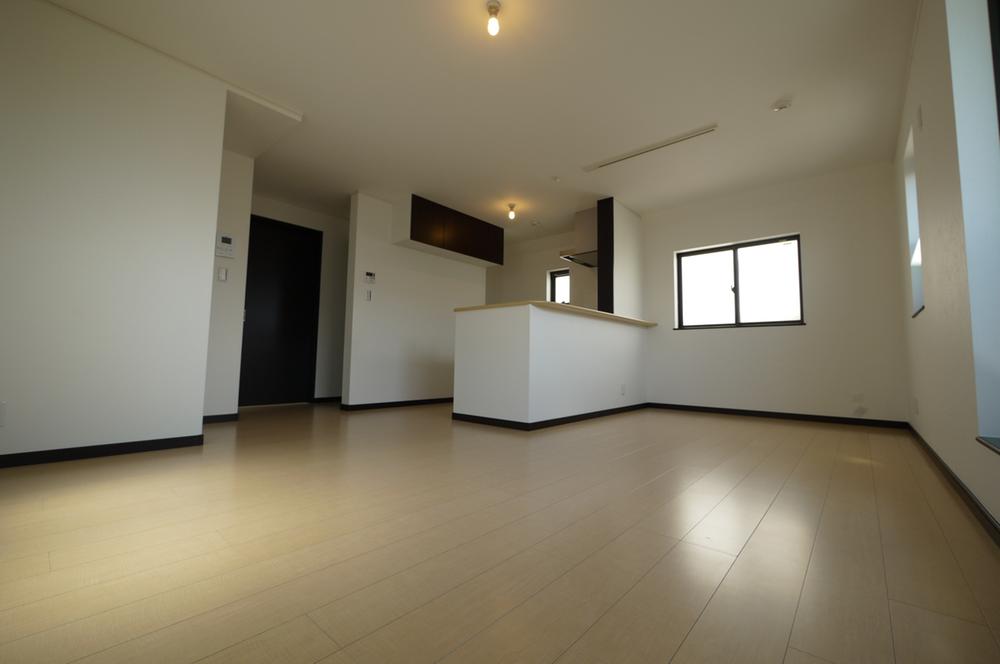 Same specifications photos (living). Same specifications