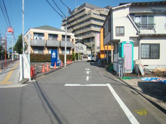 Local photos, including front road. Local (10 May 2013) Shooting