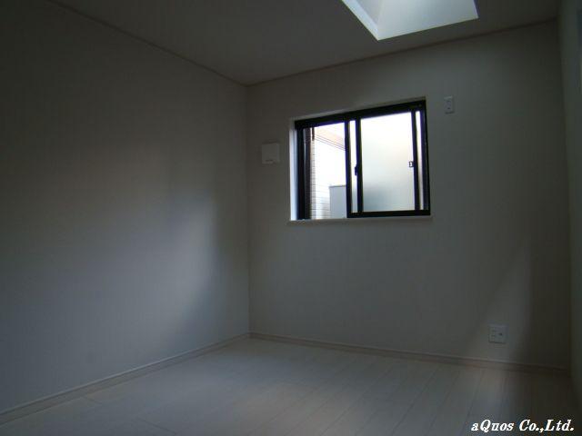 Non-living room. Indoor (11 May 2013) Shooting