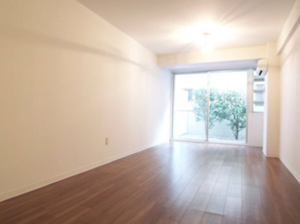 Living and room. Facing south! 