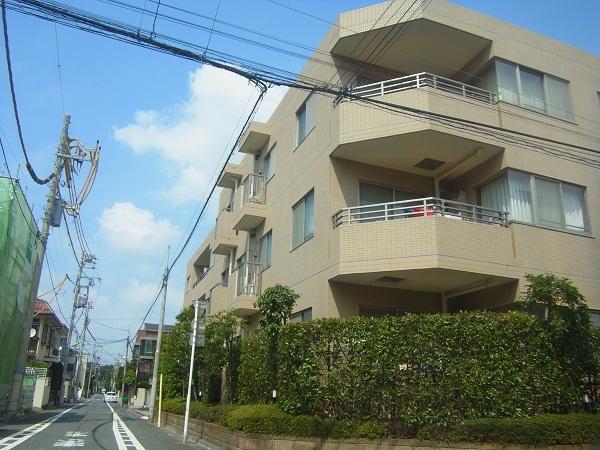 Local appearance photo. Local (06 May 2013) Shooting