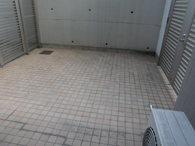 Other Equipment. It is a large terrace.