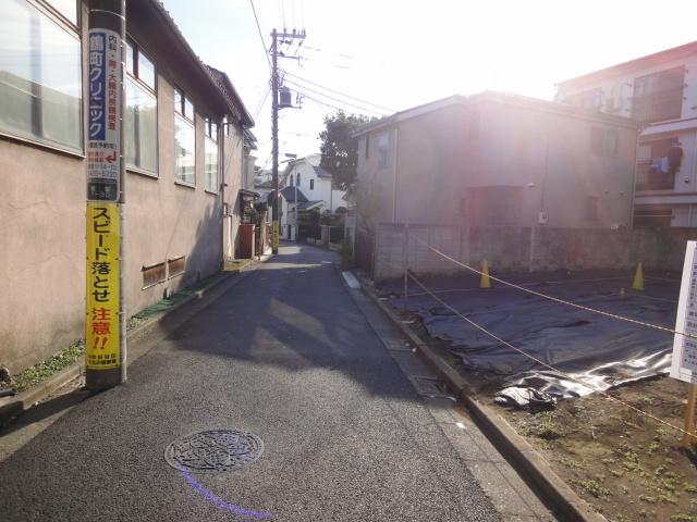 Local photos, including front road. Local (11 May 2013) Shooting