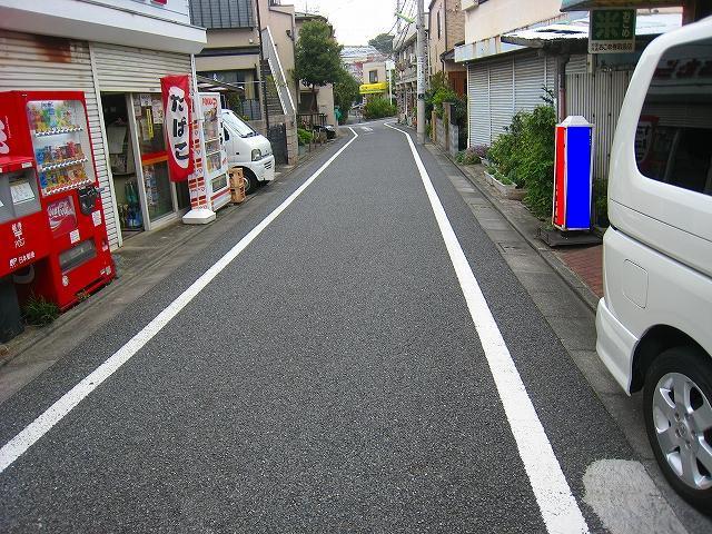 Local photos, including front road. Local (11 May 2013) Shooting ■ Frontal road