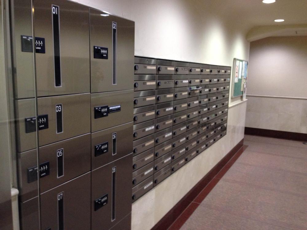 Entrance. In the entrance (2013 November shooting)