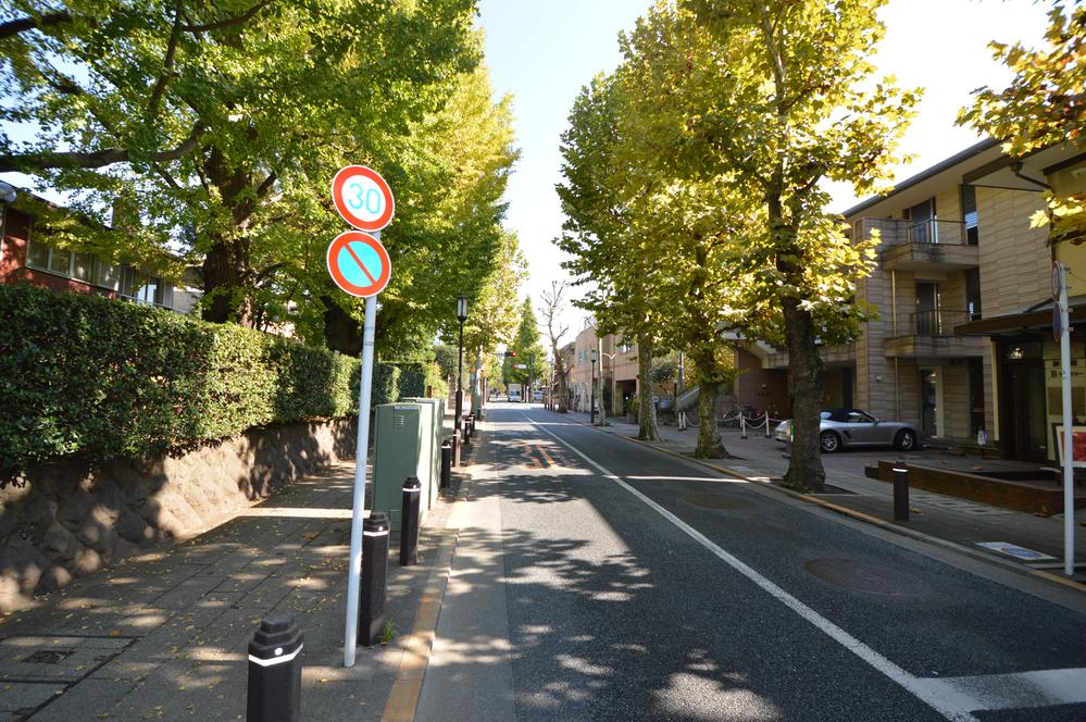 Streets around. 600m to Namiki