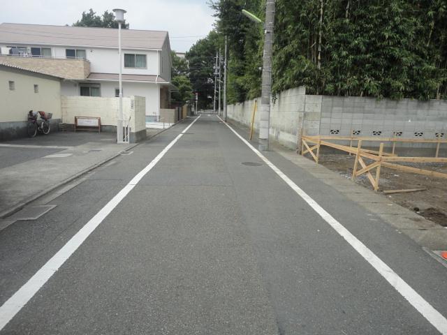 Local photos, including front road. Front road (July 2013) Shooting