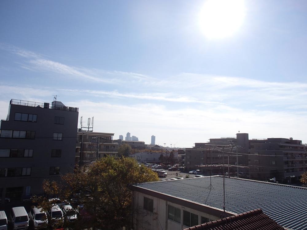 View photos from the dwelling unit. View from the site (December 2013) Shooting