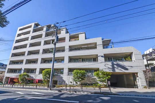 Local appearance photo. It is tiled with a profound feeling of standing on a gentle south slope.