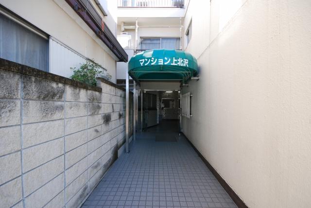 Entrance. Common areas