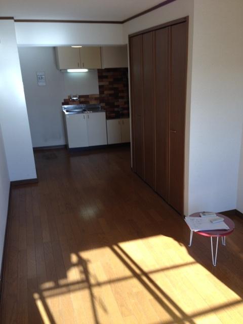 Non-living room. Good is per yang