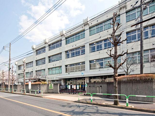 Junior high school. 806m to Setagaya Ward Funabashi hope junior high school