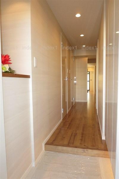 Entrance. Stylish entrance to decorate even small