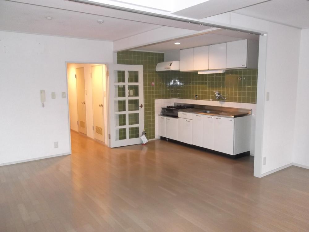 Living. Indoor (10 May 2013) Shooting