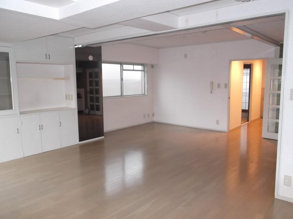 Living. Indoor October 2013) Shooting