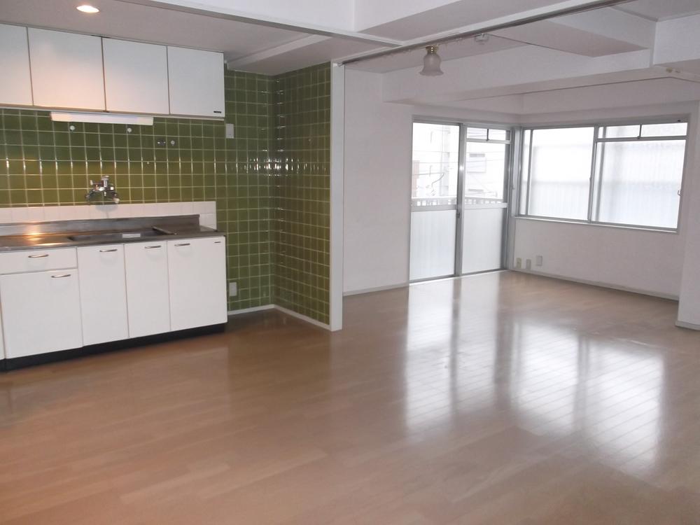 Living. Indoor (10 May 2013) Shooting