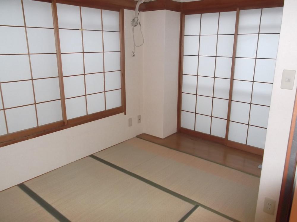 Non-living room. Indoor (10 May 2013) Shooting