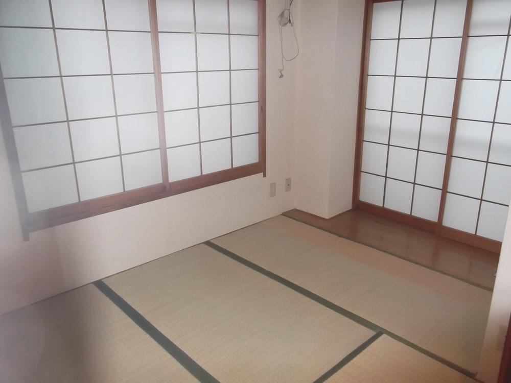 Non-living room. Indoor (10 May 2013) Shooting