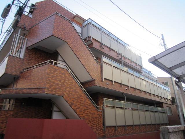 Local appearance photo. Local (10 May 2013) Shooting