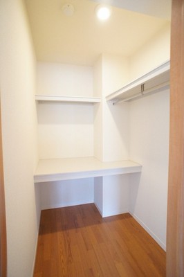 Receipt. Is also safe in one with a lot of luggage if a walk-in with depth ☆