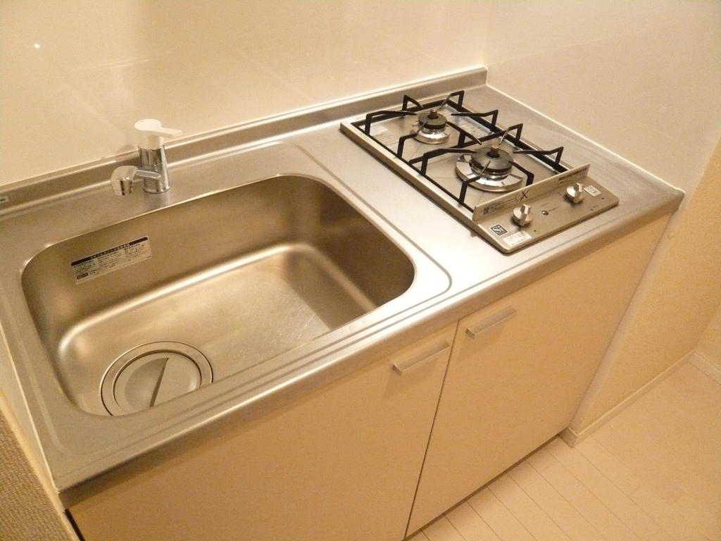 Kitchen. Cuisine in two-neck of the system kitchen is also fun ☆