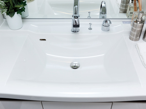 Bathing-wash room.  [Bowl-integrated counter] The vanity is, It has adopted a counter integrated Square bowl. It is easy to clean because there is no seam.